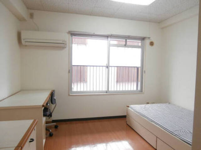 居室・リビング　５２１号室　洋室