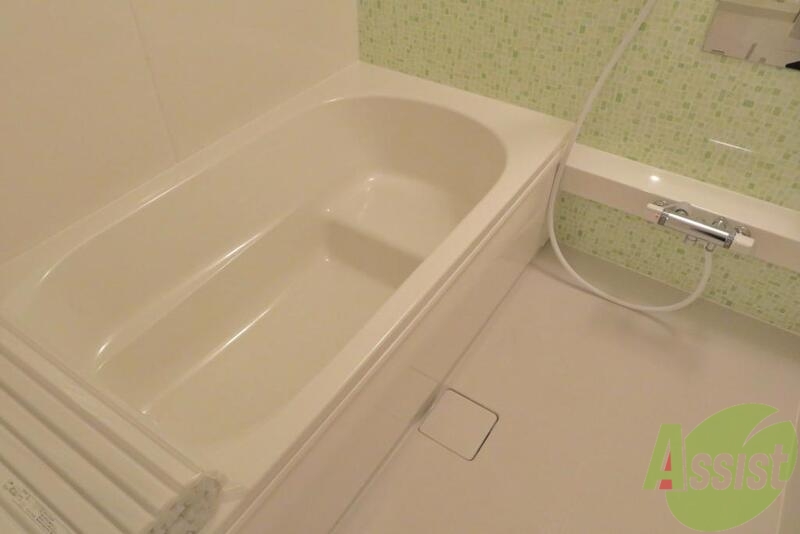 バス・シャワールーム　足を伸ばしてゆっくりとお風呂に入れそう。