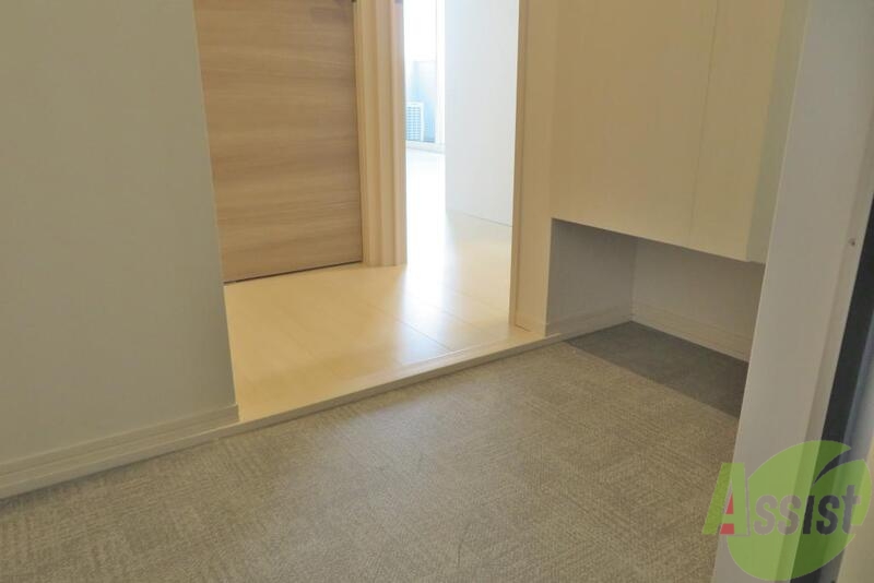 玄関　玄関からの写真になります。広々ですね～。