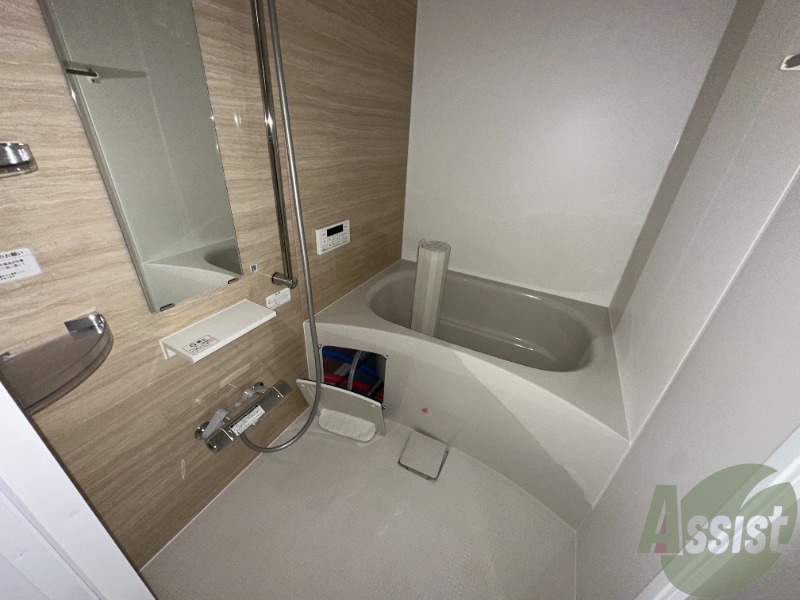 バス・シャワールーム　バスルームには追い焚きなど便利な機能が付いてます。