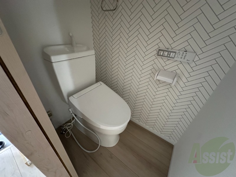 トイレ　トイレは暖房便座なので寒い冬でも安心ですね。