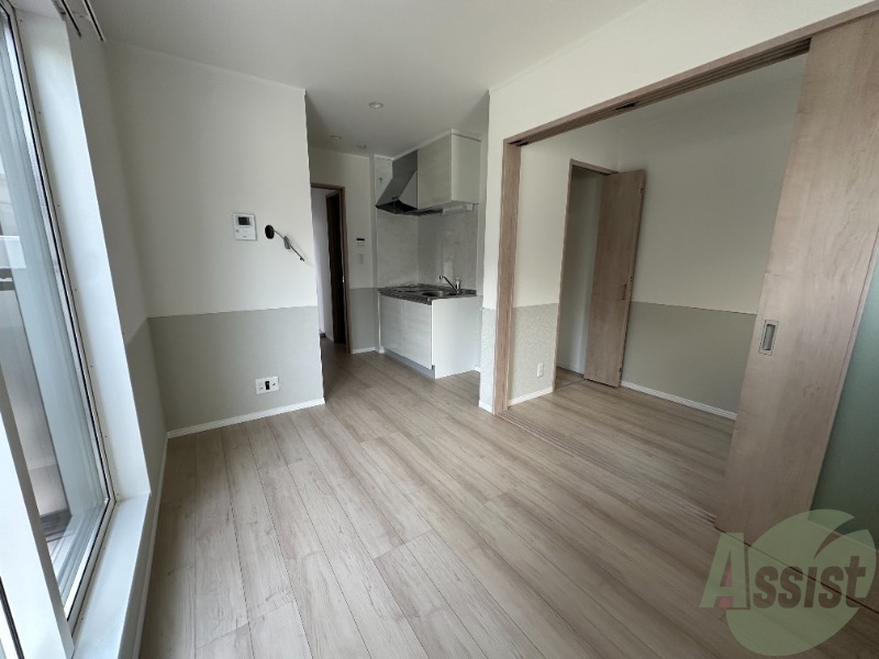 居室・リビング　こちらはリビングです、広々としていていいですね。