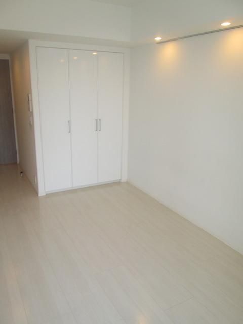 居室・リビング　★★明るい洋室★★