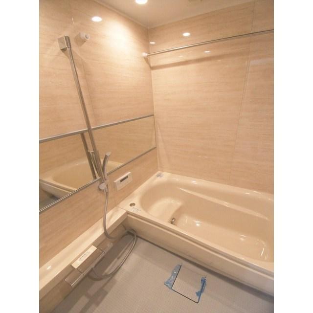 バス・シャワールーム　同タイプ別のお部屋の写真