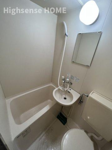 バス・シャワールーム　コンパクトで使いやすいお風呂です