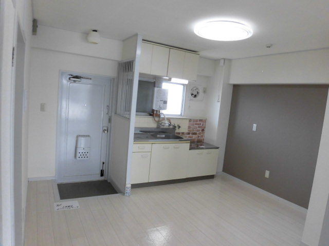 居室・リビング　アクセントクロスのリビングです