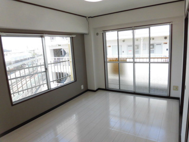 その他部屋・スペース　外から光が差し込む光です