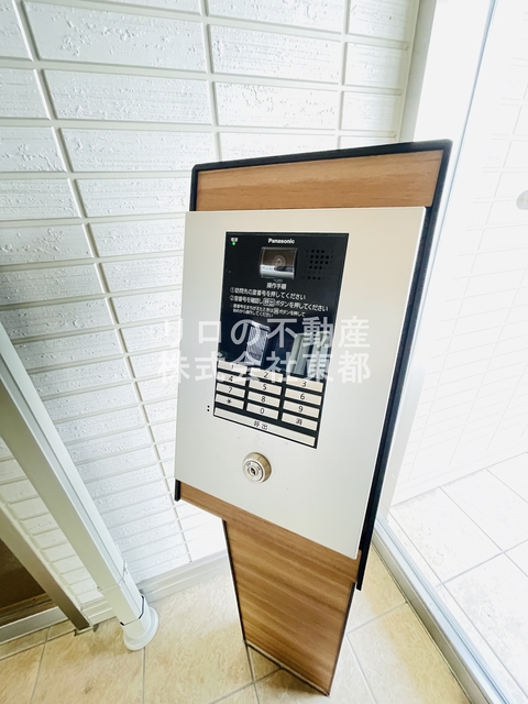 セキュリティ　入り口は安心のオートロック式です♪