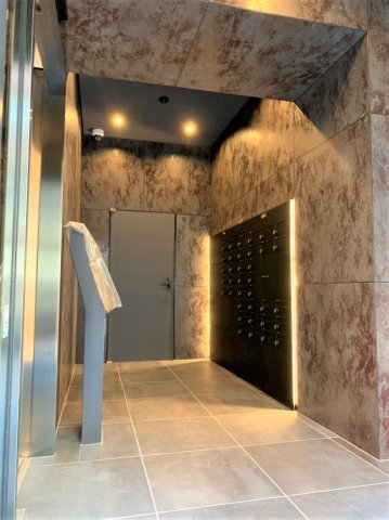 エントランス　宅配ボックス完備