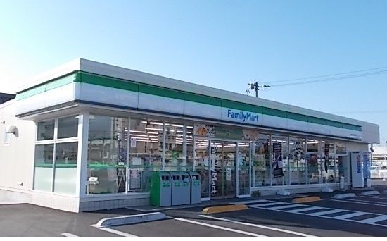 コンビニ　ファミリーマートつしま西坂店（コンビニ）まで650m