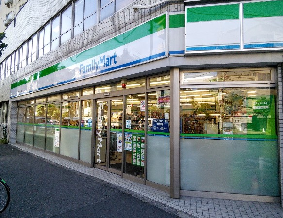 コンビニ　ファミリーマート大森北五丁目店（コンビニ）まで160m