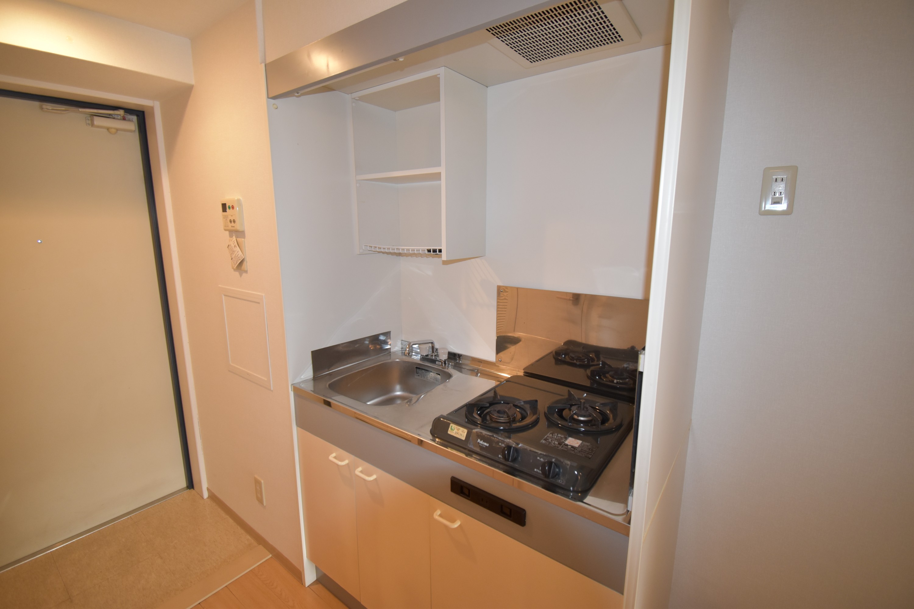 キッチン　※同建物の別のお部屋の写真です。