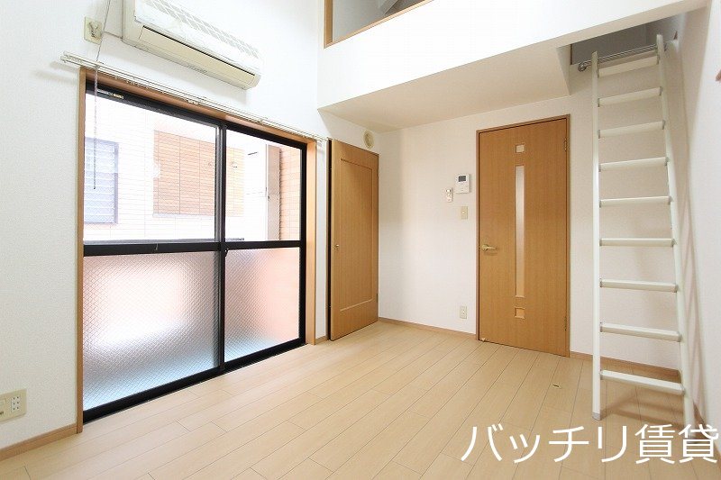 居室・リビング　別号室の画像の為、現状を優先いたします