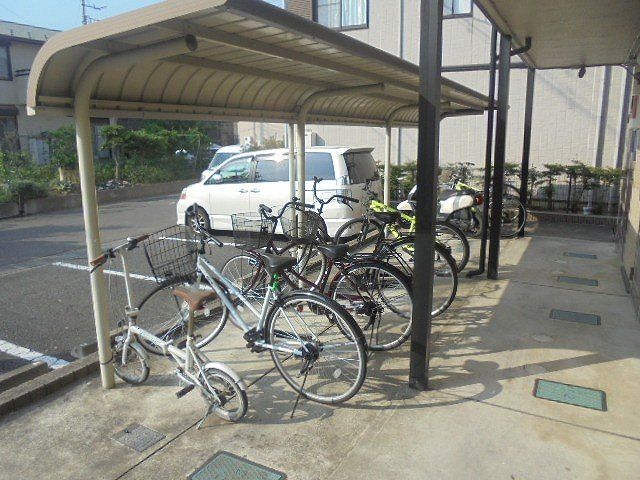その他共有部分　屋根付き駐輪場