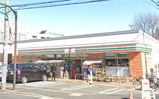 コンビニ　セブンイレブン世田谷上用賀1丁目店（コンビニ）まで261m