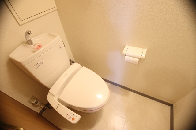 トイレ　※別室の参考写真の為、現況優先です。
