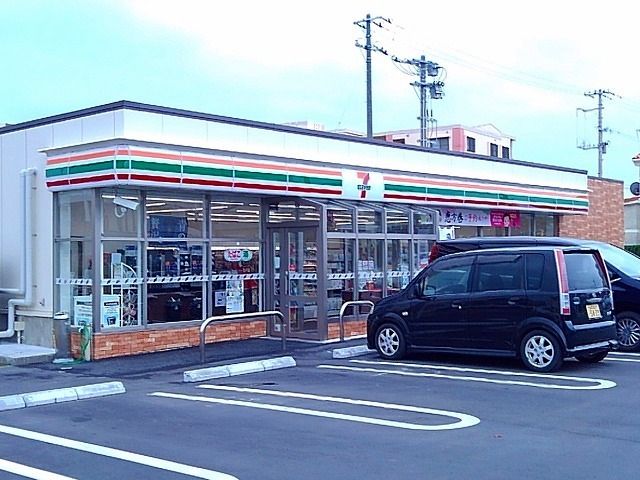コンビニ　セブンイレブン沖縄高原６丁目店（コンビニ）まで210m