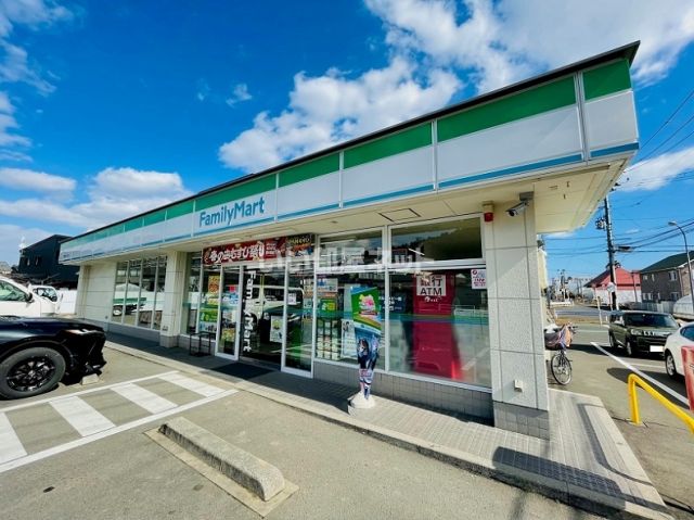コンビニ　ファミリーマート　名取植松一丁目店（コンビニ）まで545m