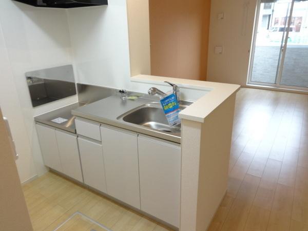 キッチン　※同じ施工会社の別物件の写真です