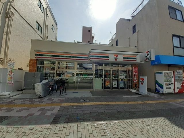 コンビニ　セブンイレブン台東三ノ輪１店（コンビニ）まで413m