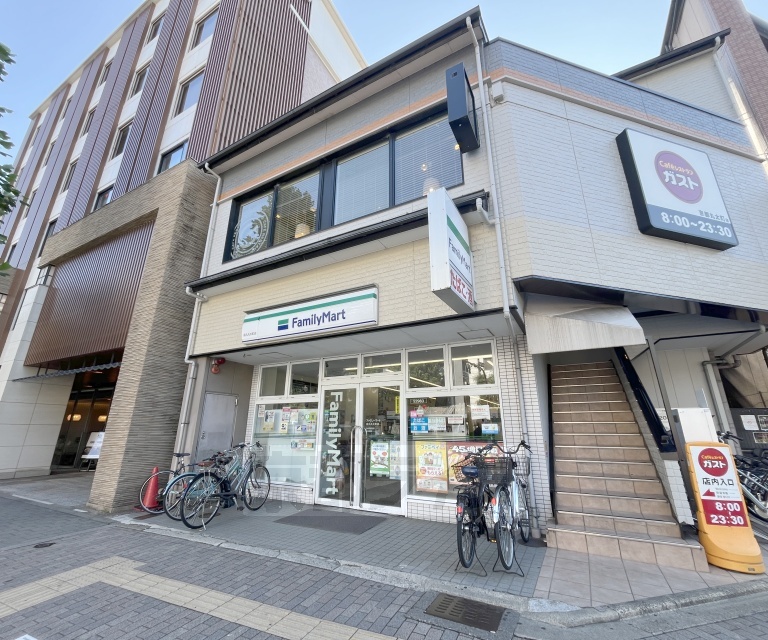 コンビニ　サークルK烏丸丸太町店（コンビニ）まで79m