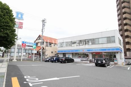 コンビニ　ローソン 名東社台店（コンビニ）まで208m