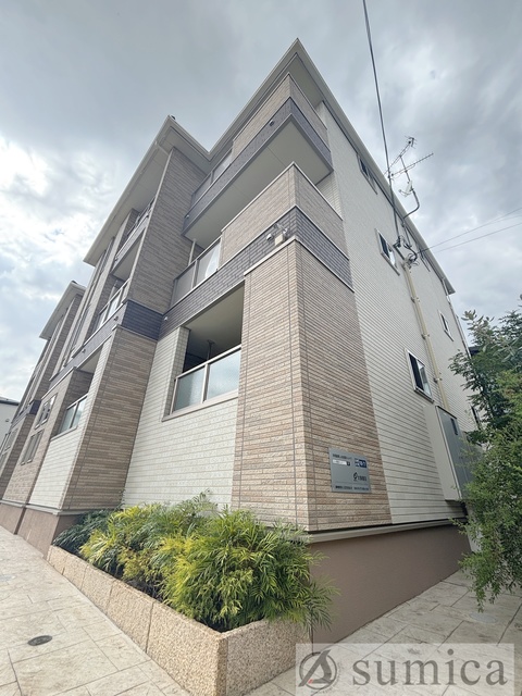 建物外観　スマートに佇むお家。毎日が楽しくなります。