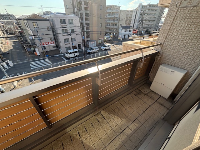 バルコニー　※別号室の参考写真となります。