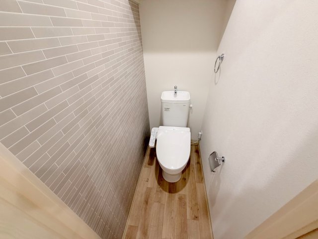 トイレ　綺麗なトイレにはウォシュレット標準装備です。