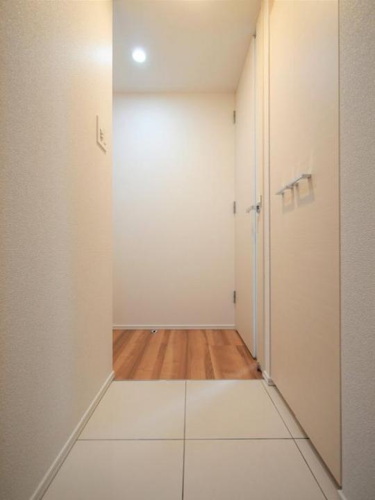 プレミアムキューブG四谷左門町の玄関写真