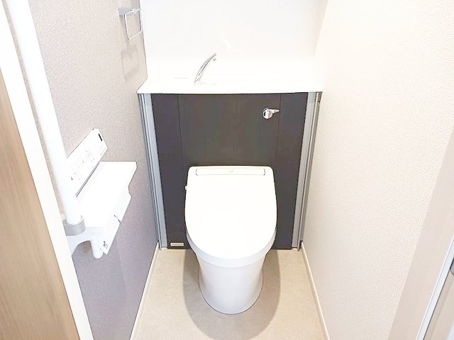 グリーンライン 北山田駅 徒歩11分 2階建 築1年のトイレ写真