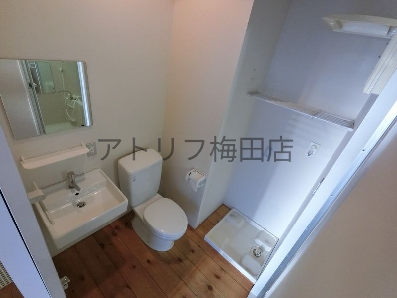 地下鉄堺筋線 長堀橋駅 徒歩5分 9階建 築21年のトイレ写真