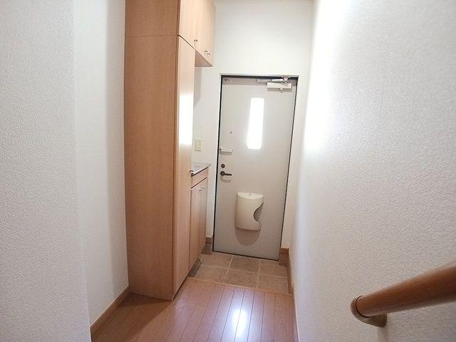 ＪＲ高山本線 中川辺駅 徒歩99分 2階建 築20年の玄関写真