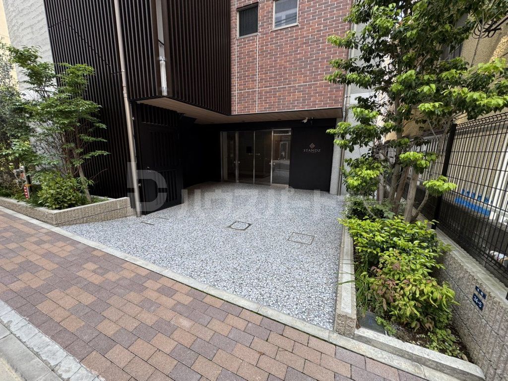 エントランス　庭