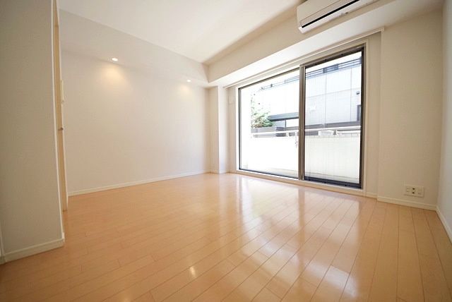 居室・リビング　別タイプ部屋　参考写真です