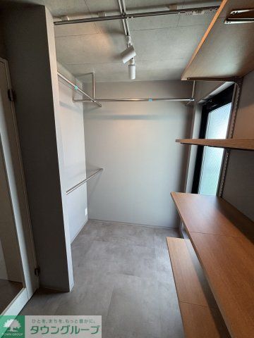 収納　★奇数階・偶数階で木材や壁の色が異なります。