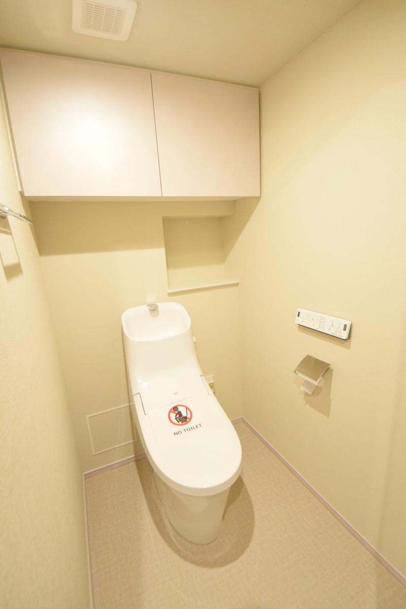 東京メトロ丸ノ内線 本郷三丁目駅 徒歩3分 13階建 築6年のトイレ写真