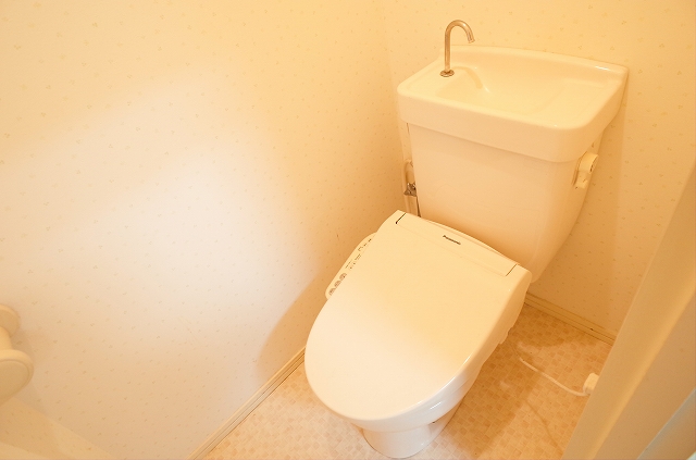 ＪＲ仙山線 北山駅 徒歩4分 2階建 築37年のトイレ写真