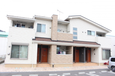 東近江市五個荘石塚町のアパートの建物外観
