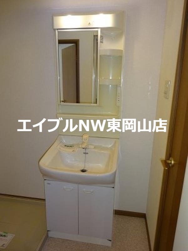 【ラフィーネＡＹＡ　Ａ棟の洗面設備】