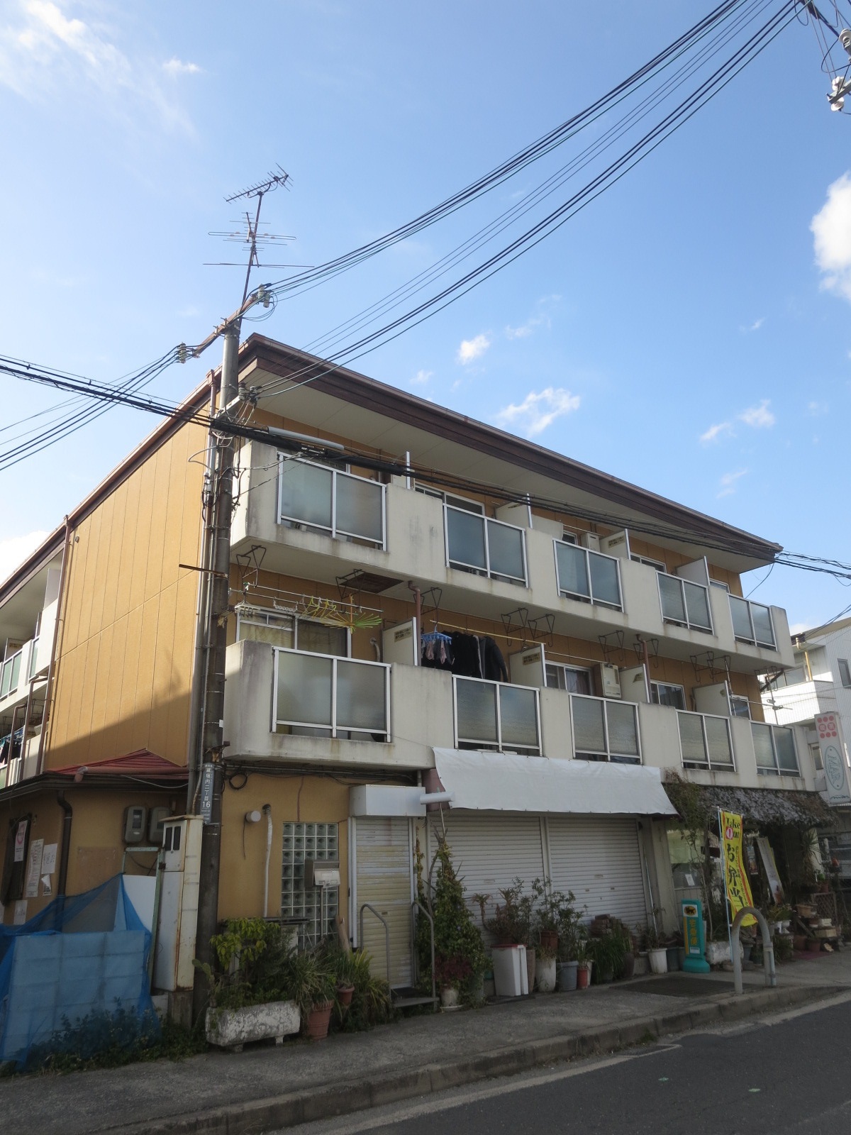 茨木市蔵垣内のマンションの建物外観
