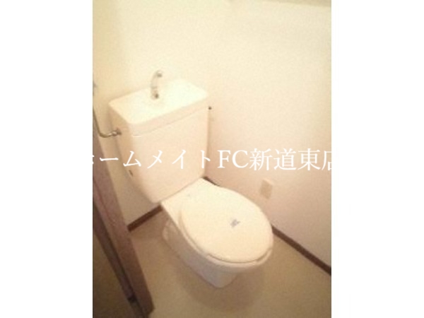 【フィールドハウスAのトイレ】