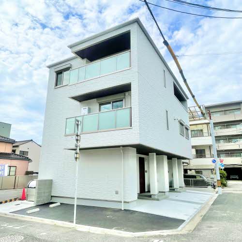 広島市南区宇品神田のマンションの建物外観