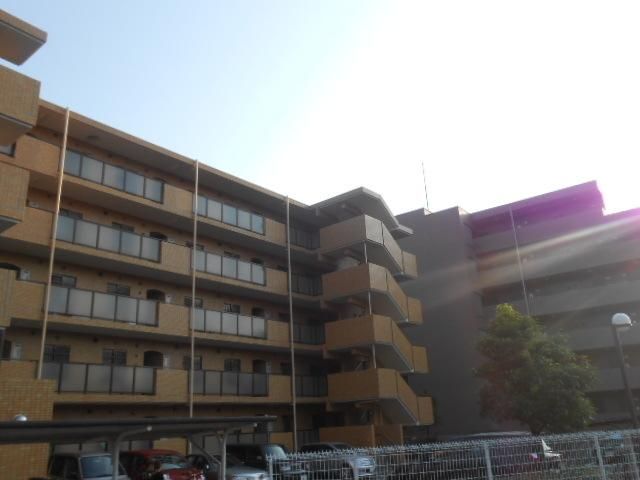 横浜市戸塚区平戸町のマンションの建物外観