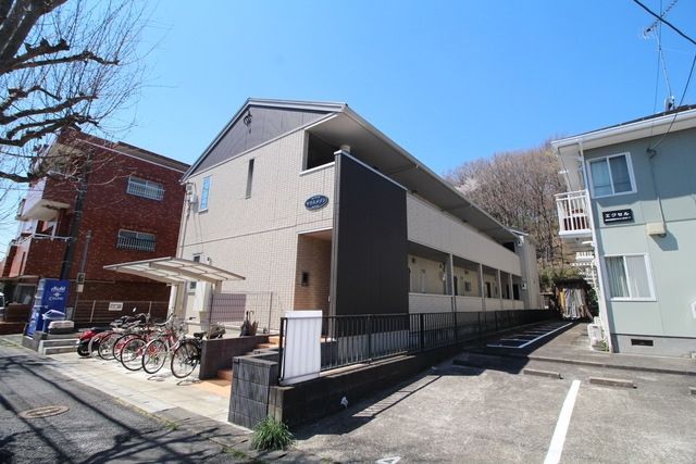 神奈川県横浜市青葉区すみよし台の賃貸アパートの外観