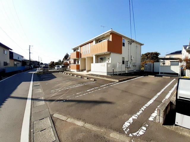 【柴田郡柴田町大字四日市場のアパートの駐車場】