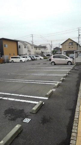 【シェーネ・パラッツオＣの駐車場】