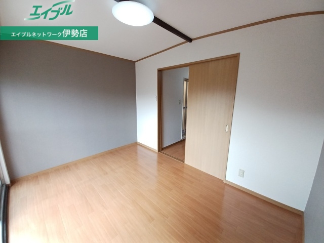 居室・リビング　同型参考写真