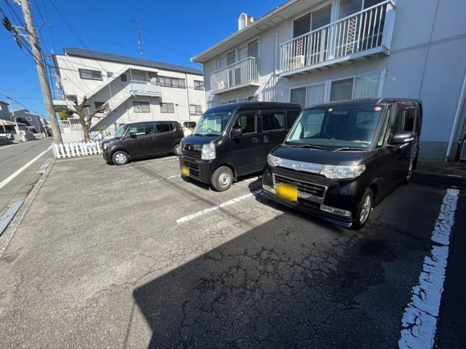 【ライブリーハイム ミーサの駐車場】