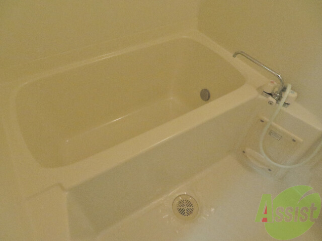 バス・シャワールーム　バスルームは一日の疲れを癒す大切な場所です。